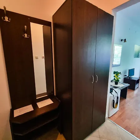 Apartment Nev Getaway For 2 Burgas City